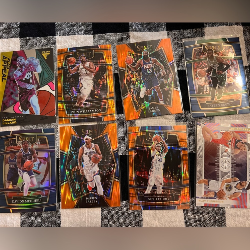Lot of 8 Basketball sports cards